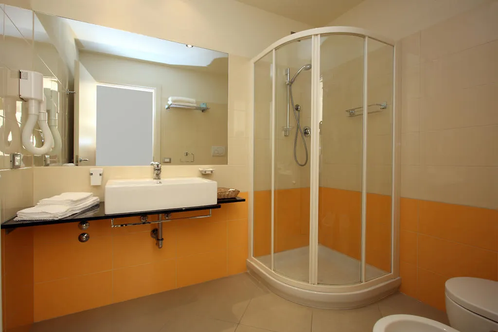 Noha Suite Hotel Riccione 3*,  Itálie