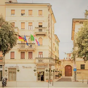 ** Hotel Trento Itálie