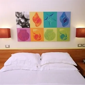 Noha Suite Hotel Riccione 3*,  Italien